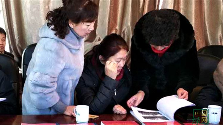 內蒙古大興安嶺重點國有林管理局工會考核組到滿歸林業局孟庫林場進行年度檢查.jpg