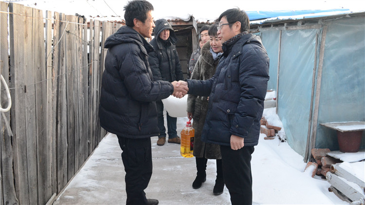 綽源梨子山林場為職工送溫暖.jpg