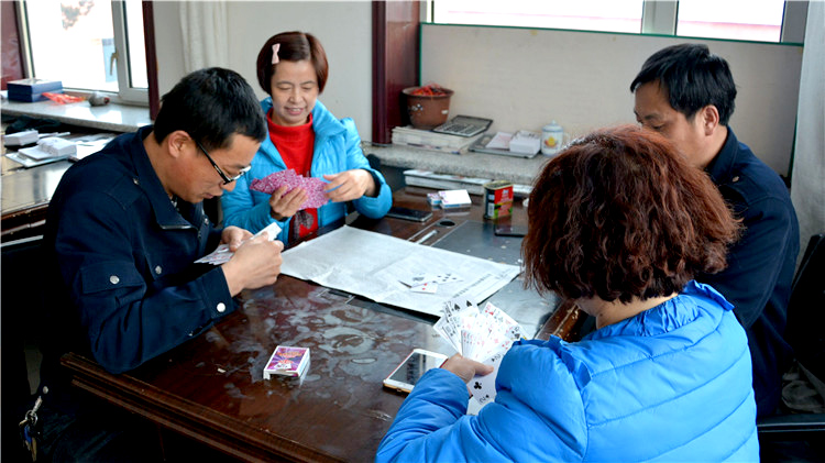 克一河林業(yè)局防火防汛處舉辦職工撲克比賽 (1)1.jpg