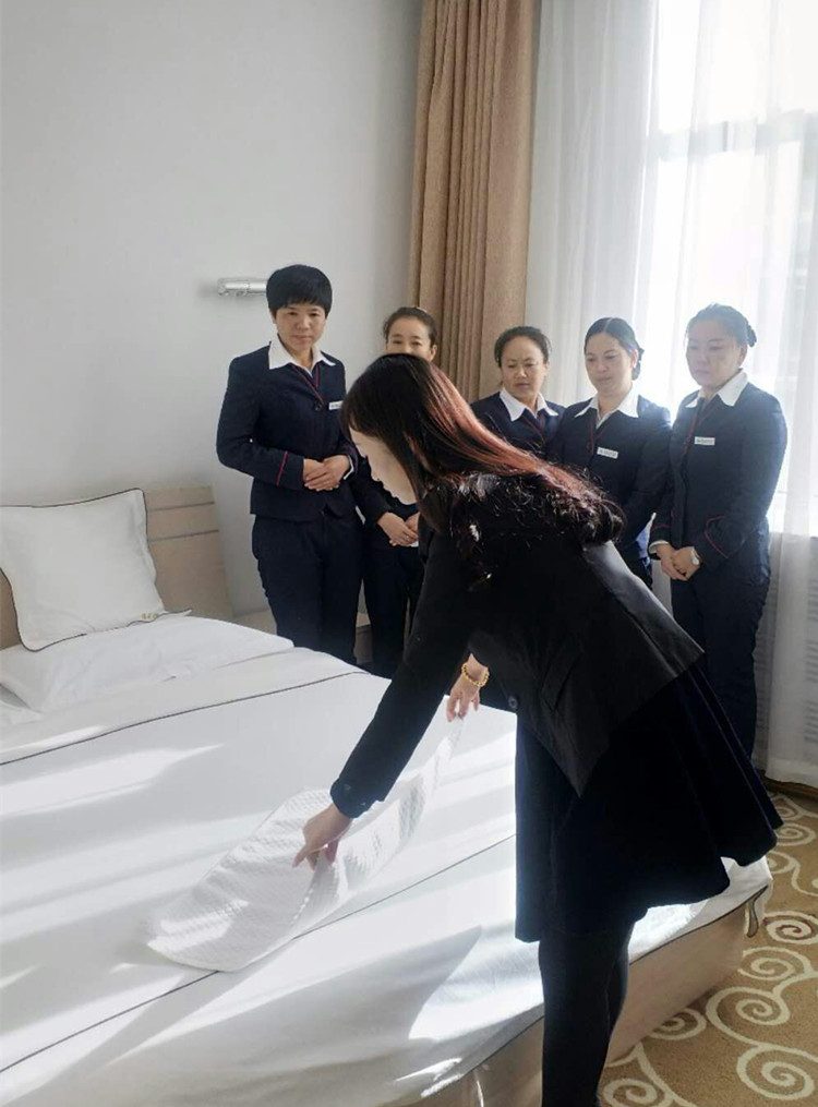 得耳布爾林業局賓館提升從業人員服務質量(1)(1).jpg