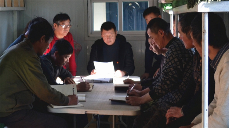 綽源梨子山林場工會開展十七大精神進班組活動.jpg