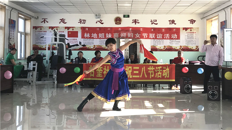 烏魯布鐵開展“林地姐妹喜迎婦女節”聯誼活動(3)(1).jpg