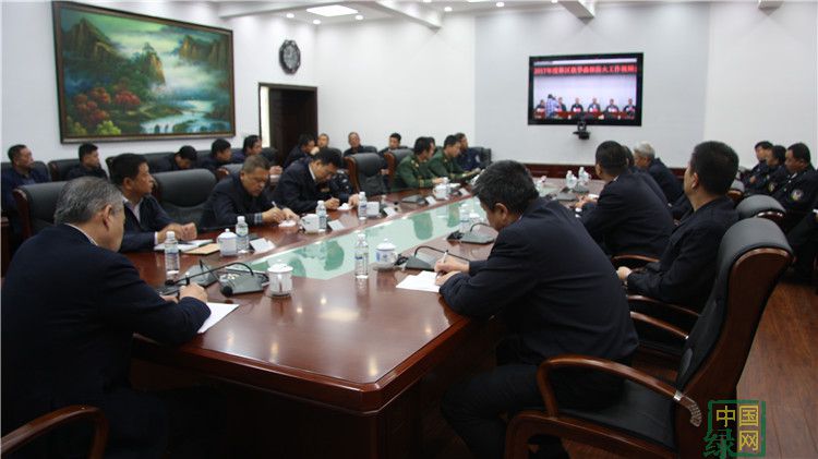 內(nèi)蒙古大興安嶺大楊樹林業(yè)局在分會場收聽收看林區(qū)秋季森林防火工作視頻會議 (1)_副本.jpg