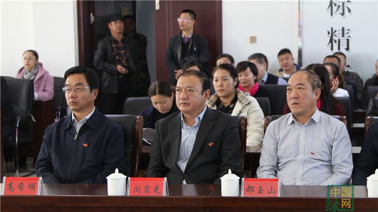 閆宏光.jpg
