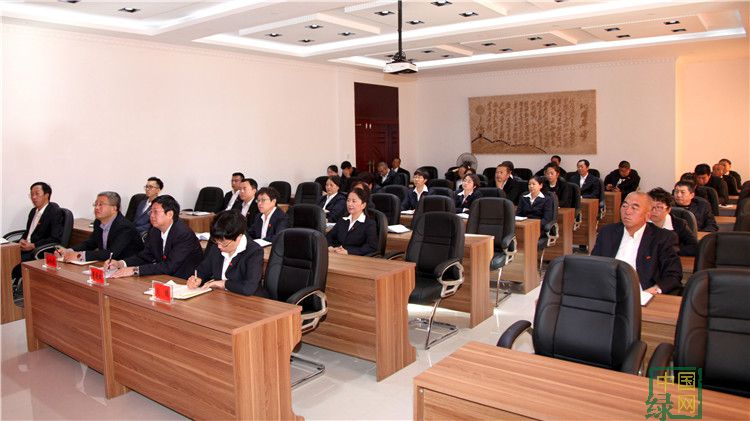 管理局黨校教職工集中收看十九大開幕會現場直播.JPG