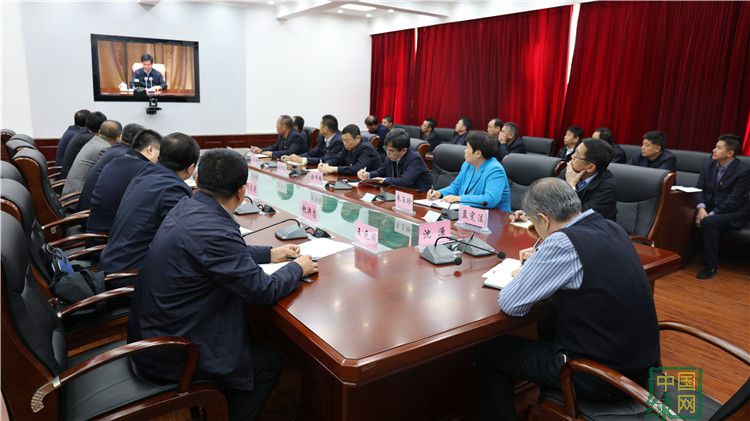 大楊樹林業局收看收聽內蒙古自治區黨的十九大精神宣講報告會視頻會議.JPG