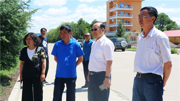 圖里河林業局考察組到綽爾林業局觀摩黨建陣地建設 (1).jpg