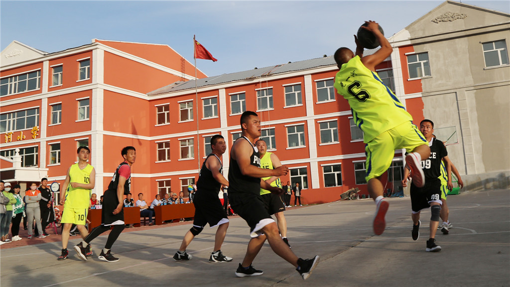 克一河籃協(xié)2017夏季籃球排位賽昨日開幕 (2).JPG