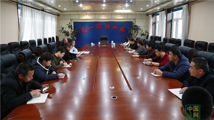 克一河林業局掀起學習黨的十九大報告的熱潮 (1).JPG