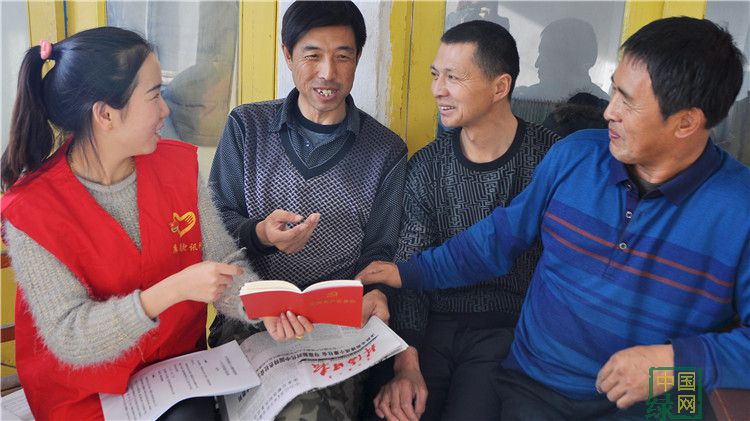 庫都爾林業(yè)局黨員志愿者爭做黨的十九大精神宣講員1.JPG