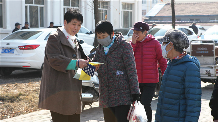 阿里河林業局黨委綜治辦、防范辦組織開展綜治宣傳 助力平安建設2.JPG