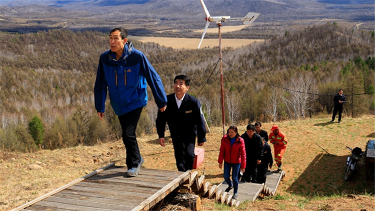 國(guó)家林業(yè)和草原局森林防滅火專項(xiàng)督查組到莫爾道嘎林區(qū)檢查督導(dǎo)森林防滅火工作 (2).JPG