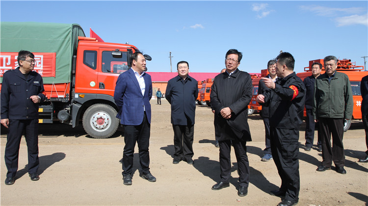 李秉榮到烏爾旗漢林業局調研春季森林防火工作馬相全攝影.jpg