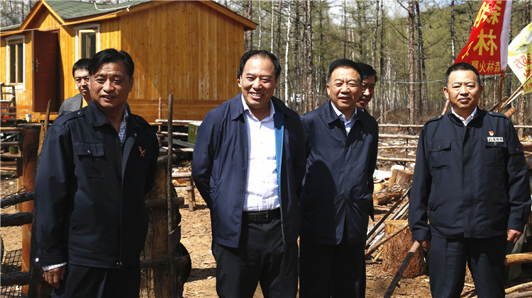 陳佰山書記到阿龍山視察工作01.JPG