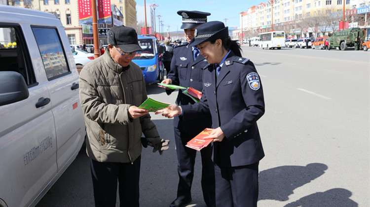 內蒙古根河森林公安局同根河市林業局、根河市應急管理部、林業防火辦等再次聯合開展春季防火宣傳.JPG