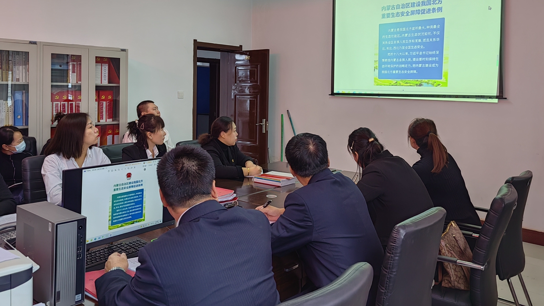 阿龍山森工公司龍林留守處開展“六部促進條例”學習宣傳活動 (1).jpg