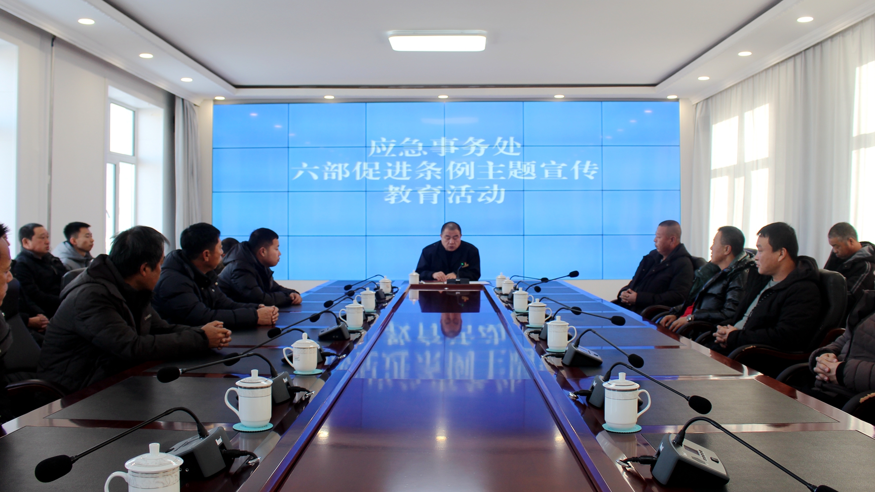 金河森工公司應(yīng)急事務(wù)處抓好“三項(xiàng)宣傳”推動(dòng)六部促進(jìn)條例學(xué)習(xí)宣傳走深走實(shí) (2).jpg