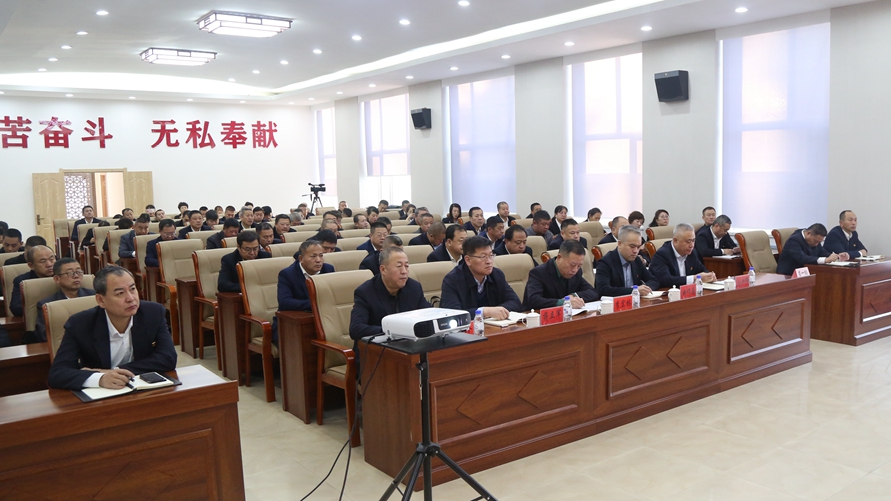 克一河森工公司舉辦黨委理論中心組學(xué)習(xí)暨科職人員理論素質(zhì)提升培訓(xùn)班 鄭云濤 攝 (2).JPG