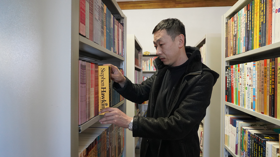 克一河森工公司新時代文明實踐書屋掛牌成立 佟嬈攝_副本.jpg
