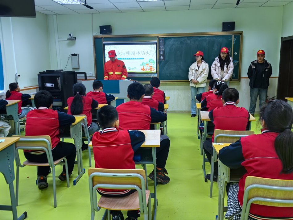 綽源林區森防指多角度開展節前防火宣傳活動3_副本.jpg