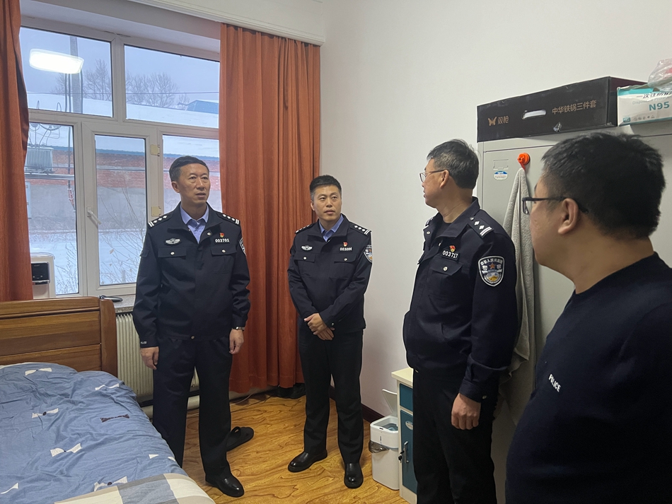 內蒙古大興安嶺森林公安局庫都爾分局開展警官公寓內務檢查、調研工作 (1).JPG