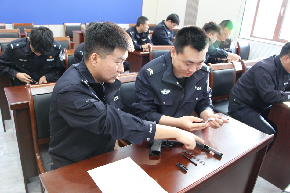 綽源分局組織開展公務用槍規范使用培訓會（1）.JPG