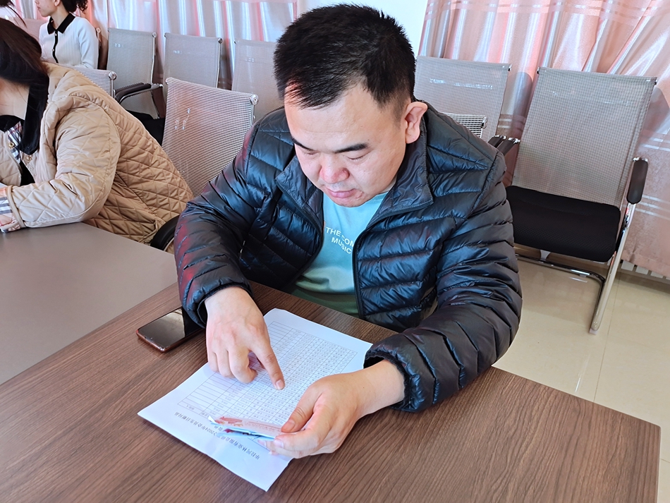 畢拉河林業(yè)有限公司工會為會員發(fā)放生日慰問品提貨券.jpg