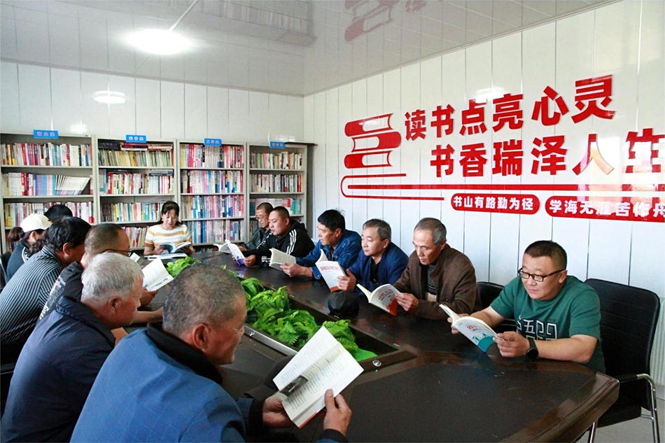 圖里河森工公司工會開展世界讀書日活動 (3).jpg