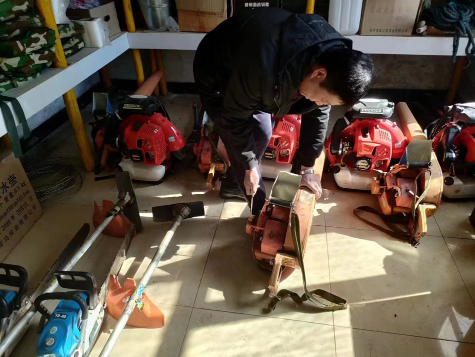 庫都爾森工公司中心苗圃開展防火用具檢查大維修活動.jpg