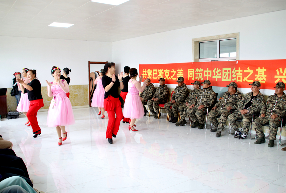 莫爾道嘎地區歡慶“巴斯克節”3.JPG