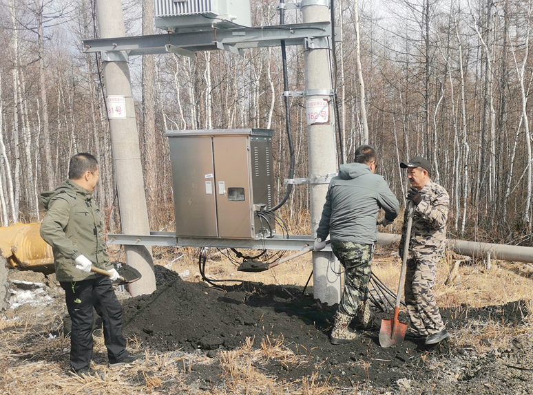 金河森工公司信息中心清除火災(zāi)隱患筑牢安全防線.jpg