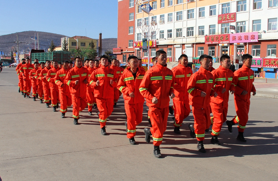 綽源森工公司應(yīng)急事務(wù)處加強(qiáng)隊(duì)伍建設(shè)　提高備戰(zhàn)能力.jpg