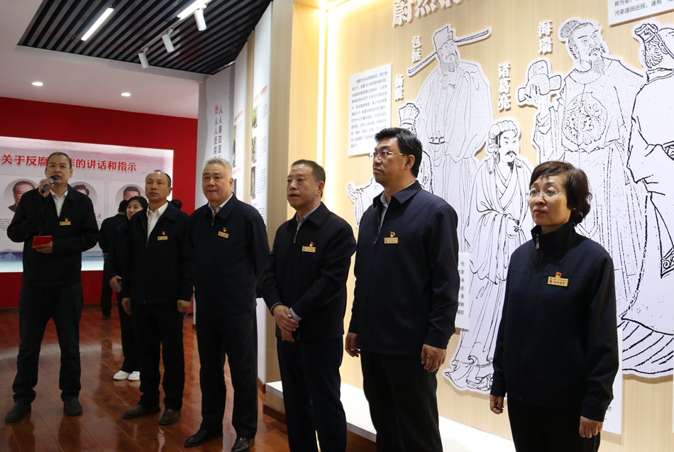 克一河森工公司黨委開展深化企業改革 推動產業發展主題活動-參觀黨員教育基地 佟嬈攝.jpg