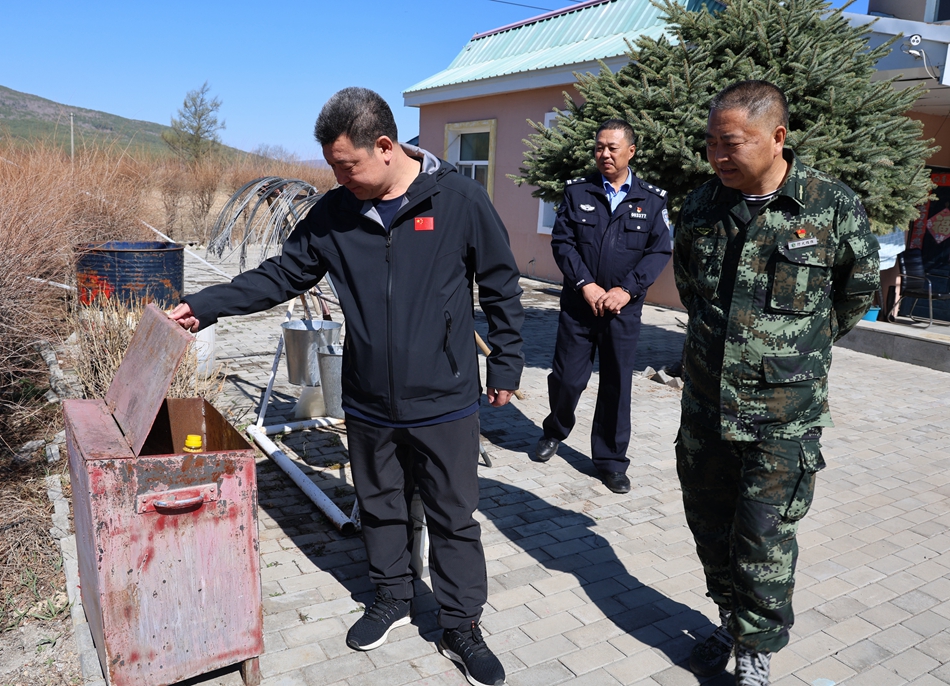 森工集團第三綜合督導組到綽源督導檢查森林防滅火工作.JPG