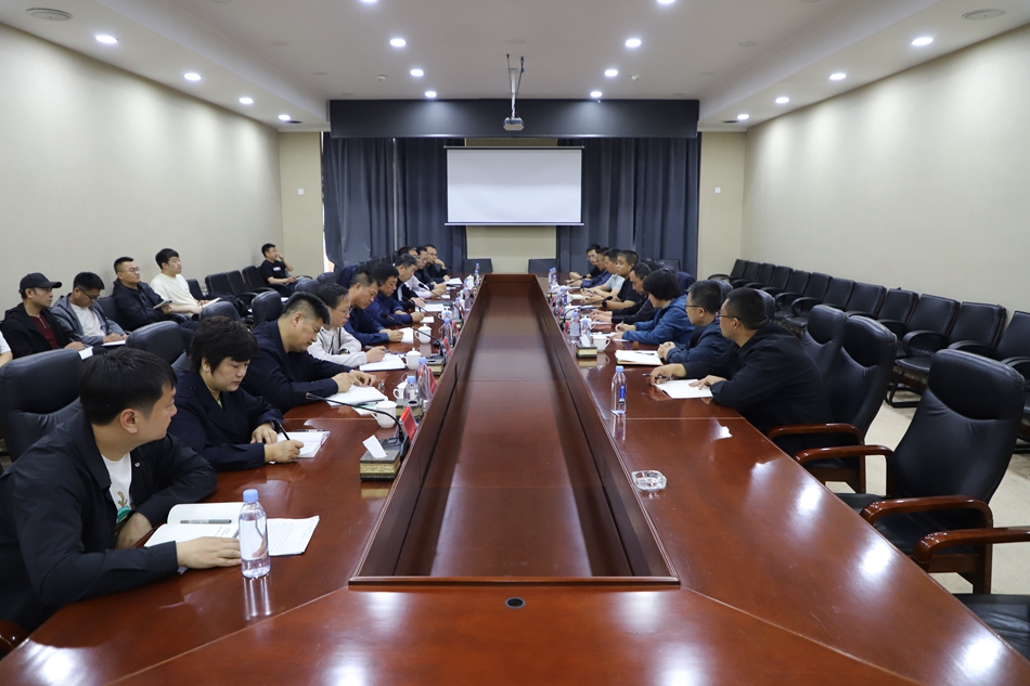 根河森工公司召開2024年防火應急路項目對接會.JPG