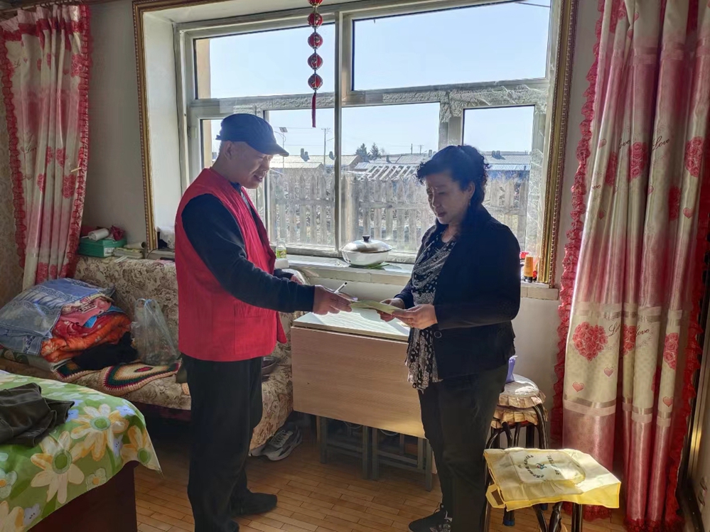 庫都爾森工公司育林林場(chǎng)團(tuán)支部開展青年志愿者防火宣傳活動(dòng).jpg