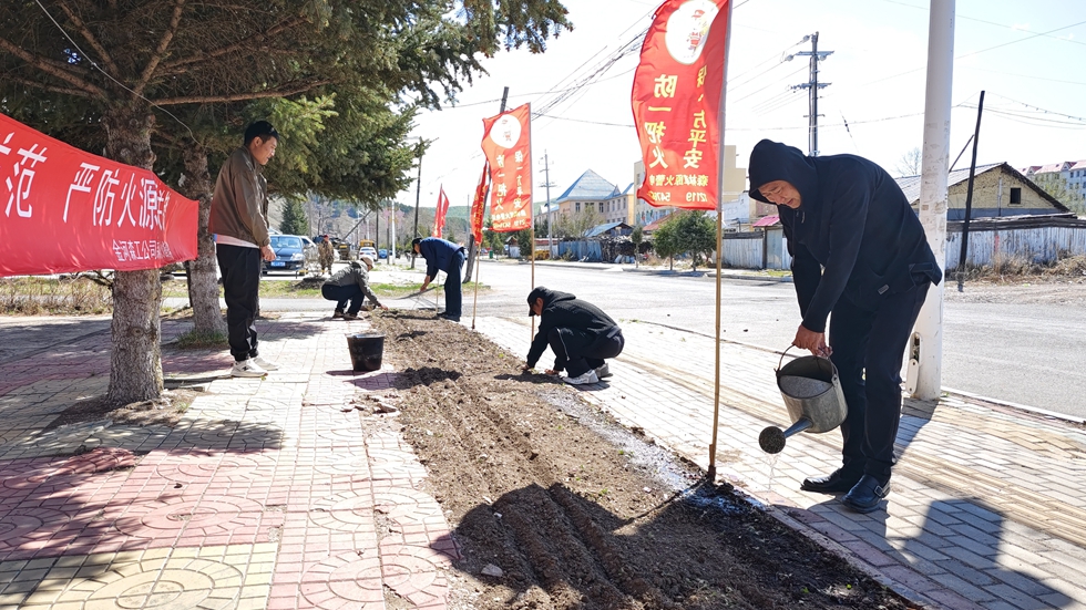 種植花草，美化環(huán)境.jpg