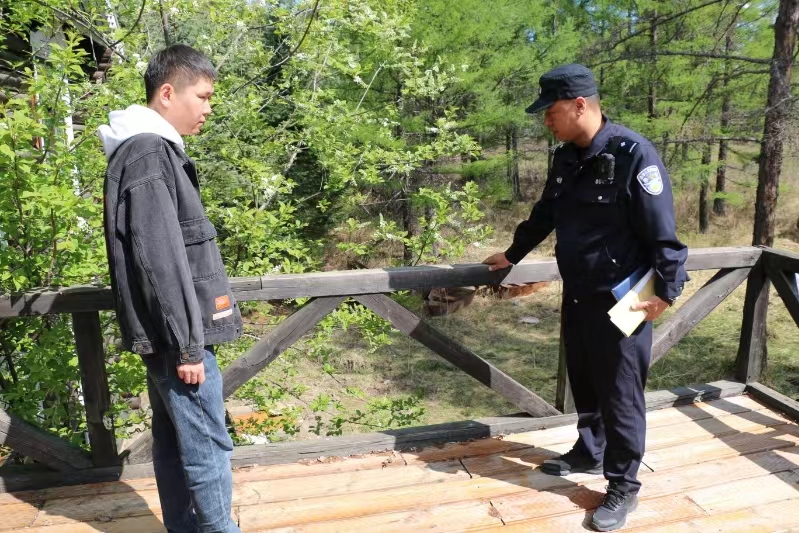 根河分局開展景區(qū)開園前安全檢查工作 根河分局 史欣欣1.jpg