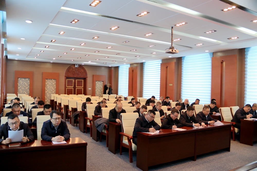 莫爾道嘎森工公司召開安全生產治本攻堅三年行動動員部署會 (2).JPG
