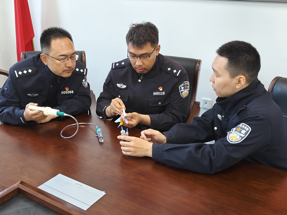 2、北部原始林區分局推動新型現場物證提取技術深度應用.jpg