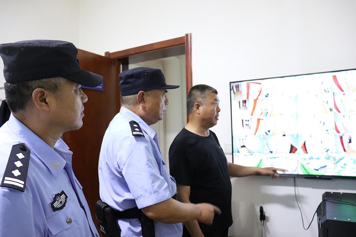 甘河分局中心派出所開展夏夜治安巡查宣防行動 拷貝.jpg