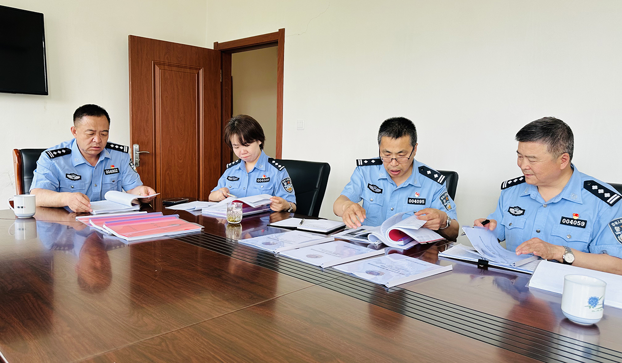 甘河分局政委到甘源派出所進(jìn)行黨紀(jì)學(xué)習(xí)教育調(diào)研 (2) 拷貝.jpg