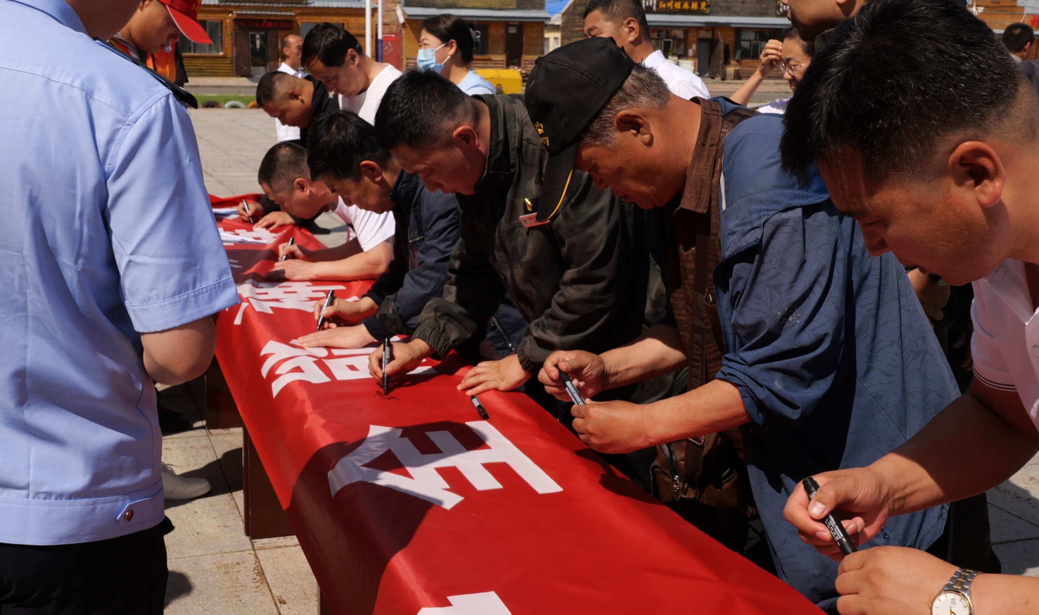 加大警示宣傳教育力度 鑄牢全民反邪教防線 (1).jpg