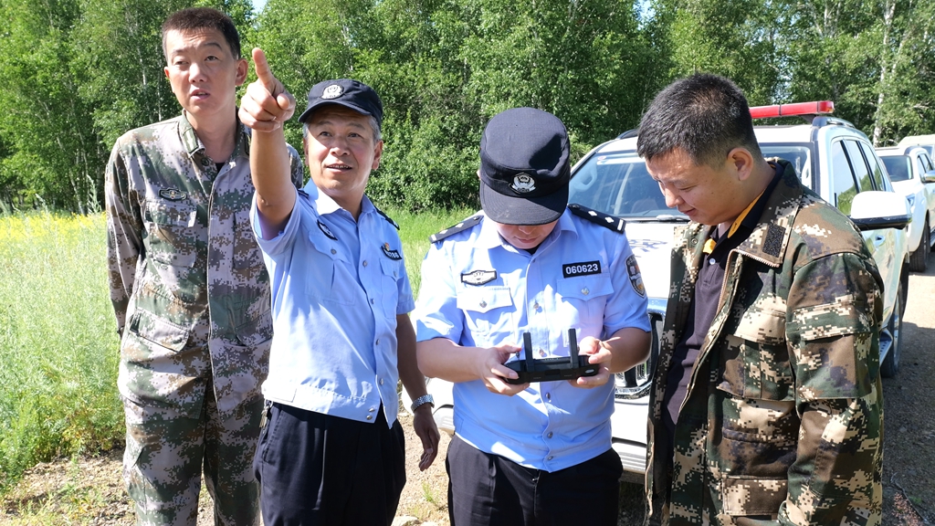 禁毒踏查不松懈 筑牢防毒安全線 (1).jpg