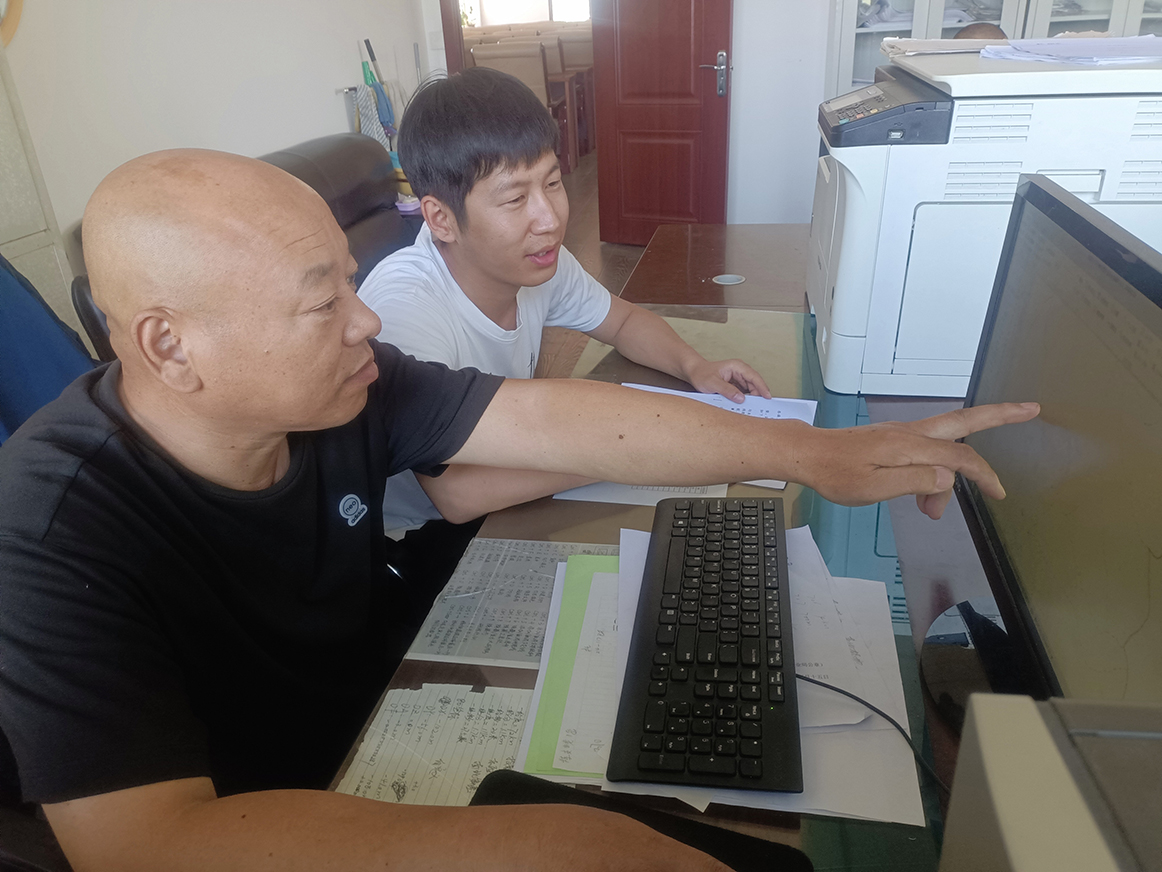 克一河森工公司森林調查設計大隊開展“青藍相承 薪火相傳”導師帶徒活動 拷貝.jpg