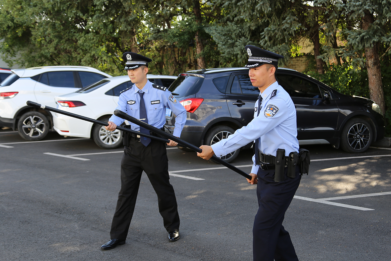 警械使用 拷貝.jpg