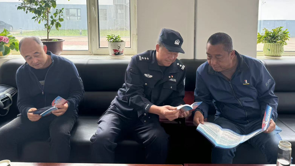 4、北部原始林區分局阿巴河派出所開展“崇尚科學，遠離邪教，共筑和諧”反邪教宣傳活動.png
