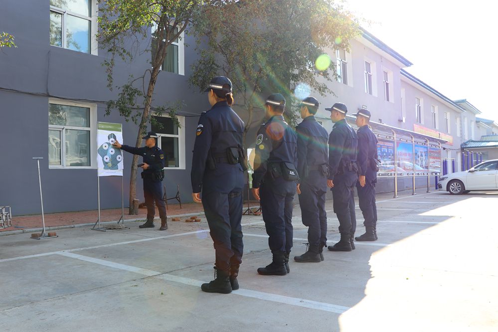 甘河分局開展警務實戰技能訓練_已改.jpg