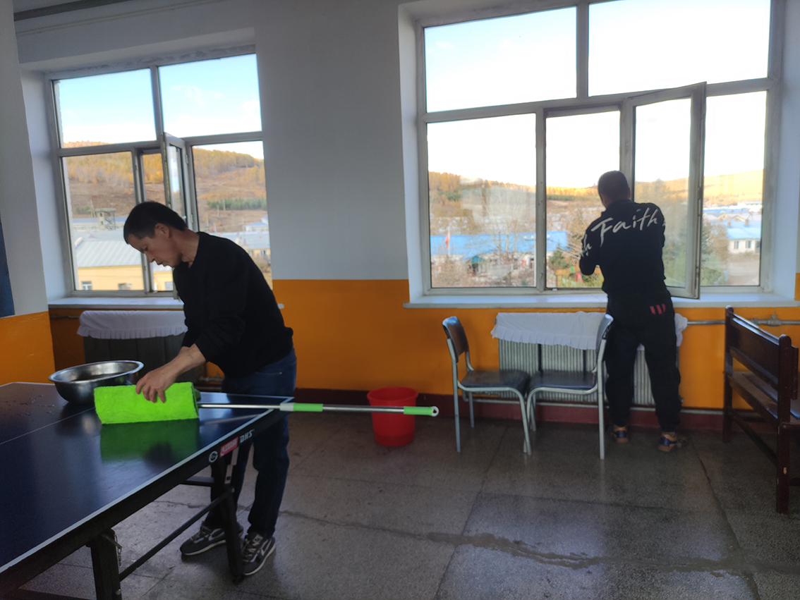 得耳布爾森工公司運修中心開展 “迎國慶、我在行動”環境衛生大掃除活動文檔1 拷貝.jpg