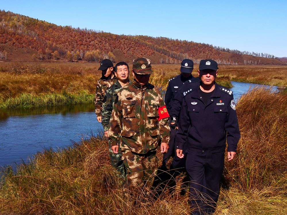 畢拉河國家級自然保護區管理局與畢拉河森林公安分局聯合開展林長+警長“武裝三清”專項行動_已改.jpg
